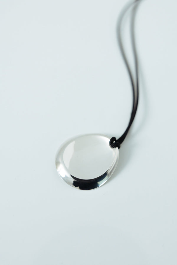 Concave Pendant Necklace - Silver