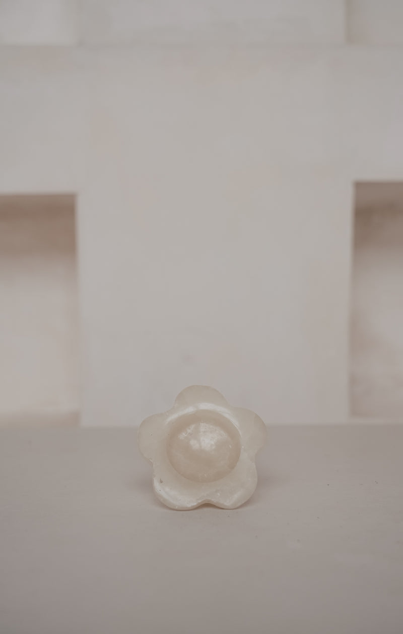 THE ONYX FLOWER CANDLEHOLDER