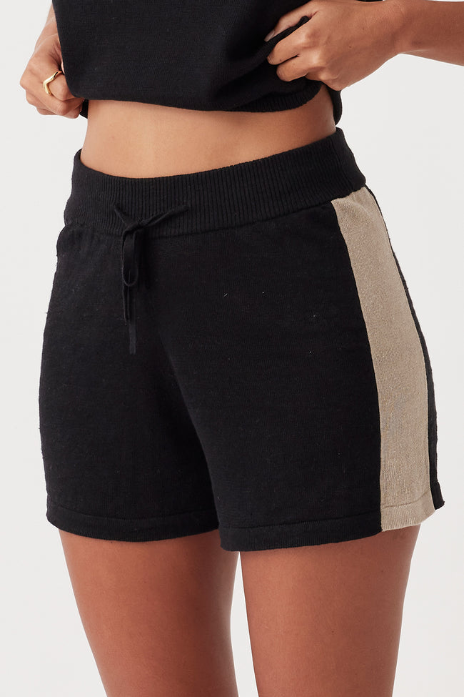 Larri Short - Black/Taupe