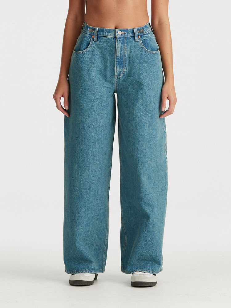 Signature Wide Leg Relaxed Jean