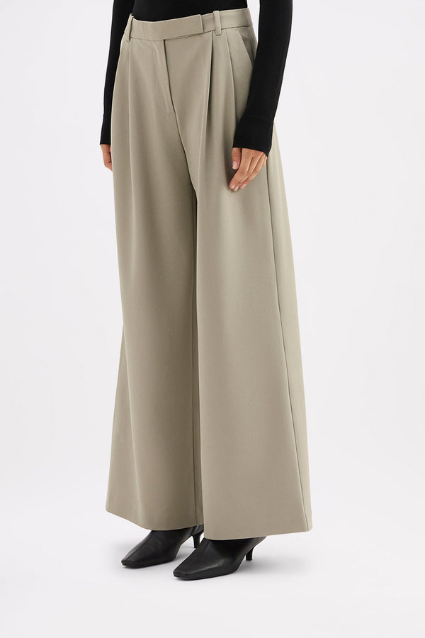 Akio Pant