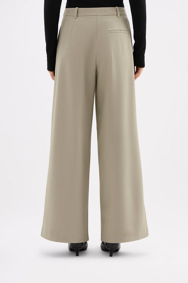 Akio Pant
