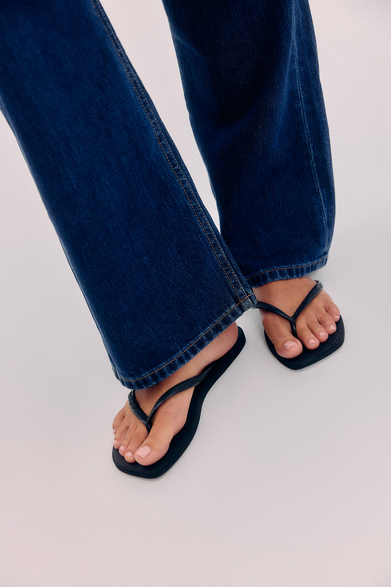 Slim Square Toe Thongs